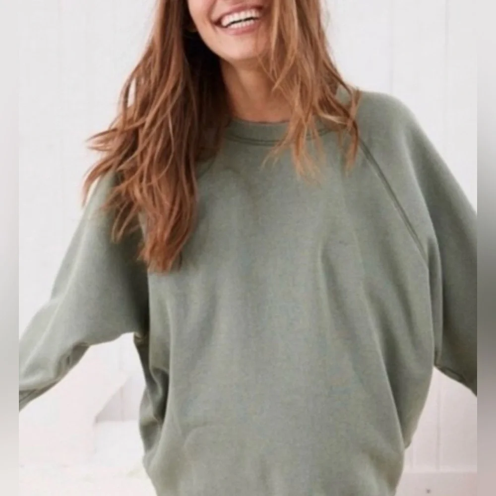 Aerie City Raw Cut Oversized Crew - Picture 1 of 6